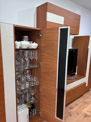 Mueble de salón modular madera y cristal