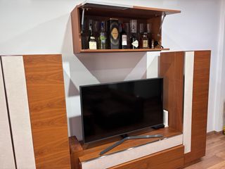 Mueble de salón modular madera y cristal