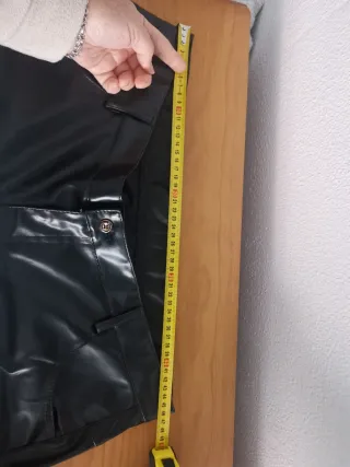 Pantalón efecto piel negro Talla 46