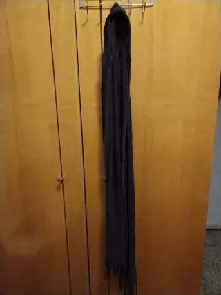 Bufanda negra larga