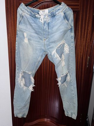 Pantalón vaquero hombre desgarrado
