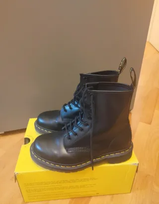 Dr. Martens Pelle Neri