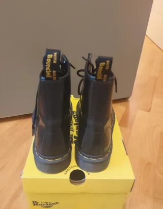 Dr. Martens Pelle Neri