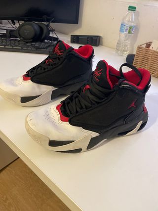 Jordan Max Aura 4 Talla 39