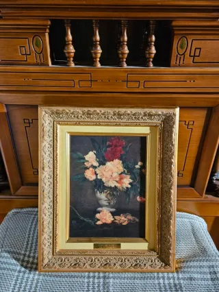 Cuadro de flores en jarrón 43 por 36 por 5