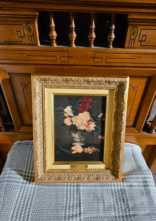 Cuadro de flores en jarrón 43 por 36 por 5