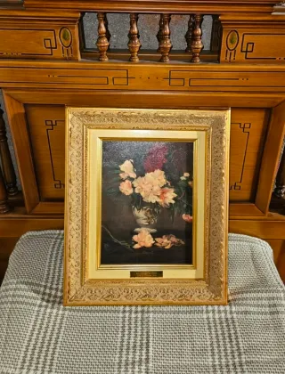 Cuadro de flores en jarrón 43 por 36 por 5