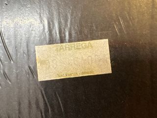 Base in mogano e superficie in velluto verde