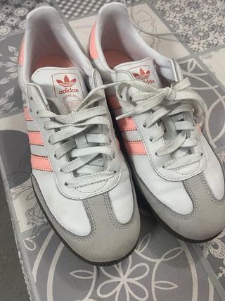 Deportivas Adidas Blancas y Rosas