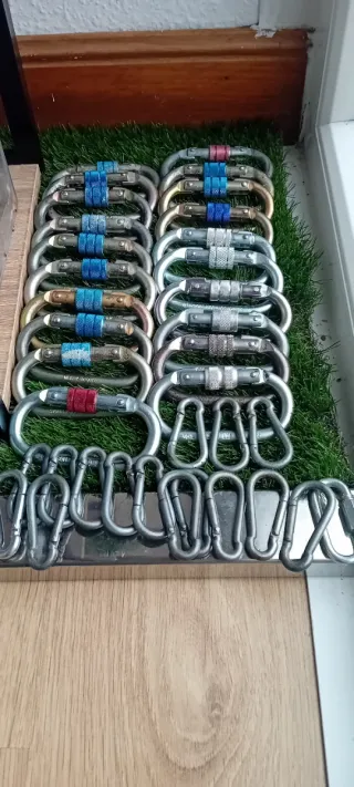 20Mosquetones grandes,16 mosquetones pequeños