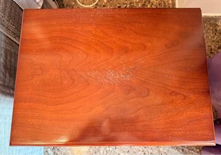 Dormitorio de madera estilo clásico