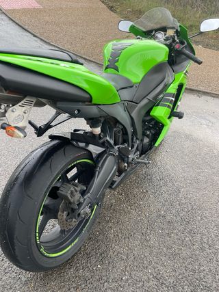 Kawasaki ZX6R ninja