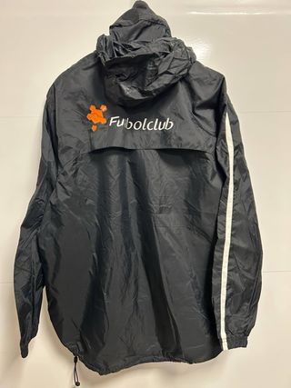 Giacca a vento Nike nera con cappuccio