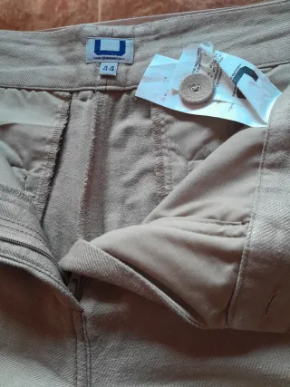 Pantalón beige mujer