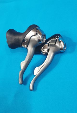 Manetas Shimano 600 ST-6400