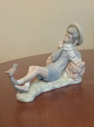 Figura Lladró Niño con Pájaro Porcelana