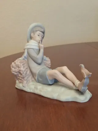 Figura Lladró Niño con Pájaro Porcelana