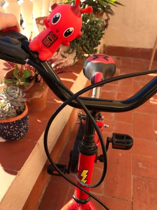 Bonita bici infantil roja 3/5 años