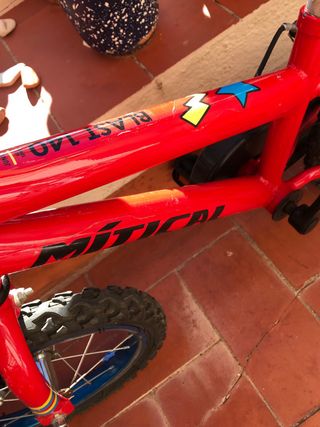 Bonita bici infantil roja 3/5 años