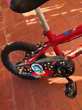 Bonita bici infantil roja 3/5 años