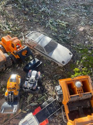 Lote de coches y camiones antiguos de juguete