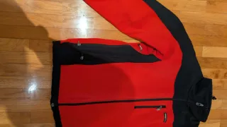 Forro polar Trangoworld rojo y negro