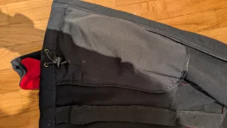 Forro polar Trangoworld rojo y negro