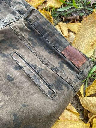 Pantalón Zara camuflaje marrón y verde