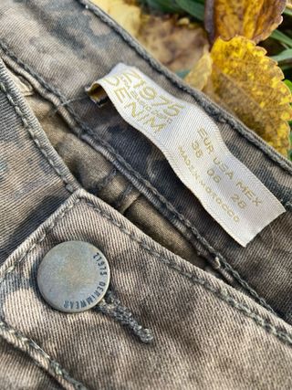 Pantalón Zara camuflaje marrón y verde