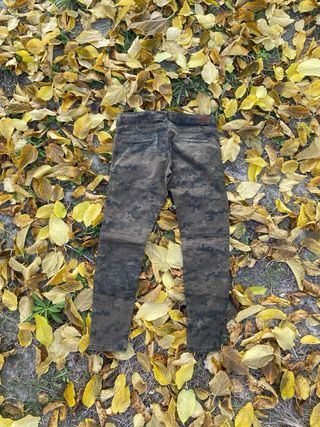 Pantalón Zara camuflaje marrón y verde