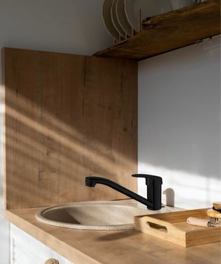 Grifo Cocina Monomando Inguz Eyra Negro y Plateado