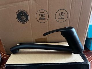 Grifo Cocina Monomando Inguz Eyra Negro y Plateado