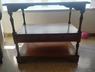 Mesa auxiliar vintage de madera y piel