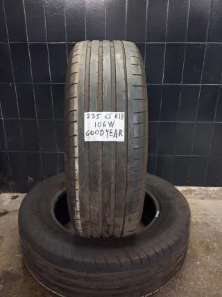 Neumático Goodyear 235/65 R18 106W