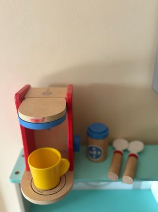 Cocina de juguete de madera con luz y utensilios
