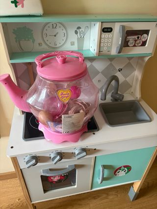 Cocina de juguete de madera con luz y utensilios