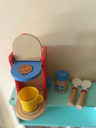 Cocina de juguete de madera con luz y utensilios