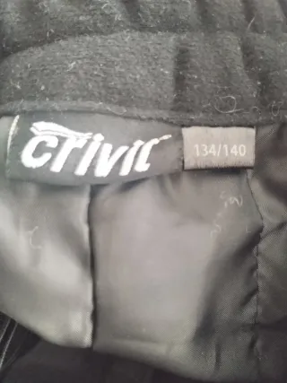 Pantalones de esquí para niño/a con tirantes.