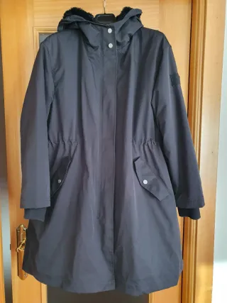 Abrigo premamá y porteo negro