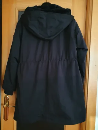 Abrigo premamá y porteo negro