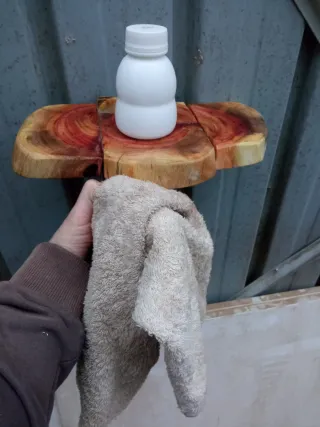 Accessorio bagno in legno