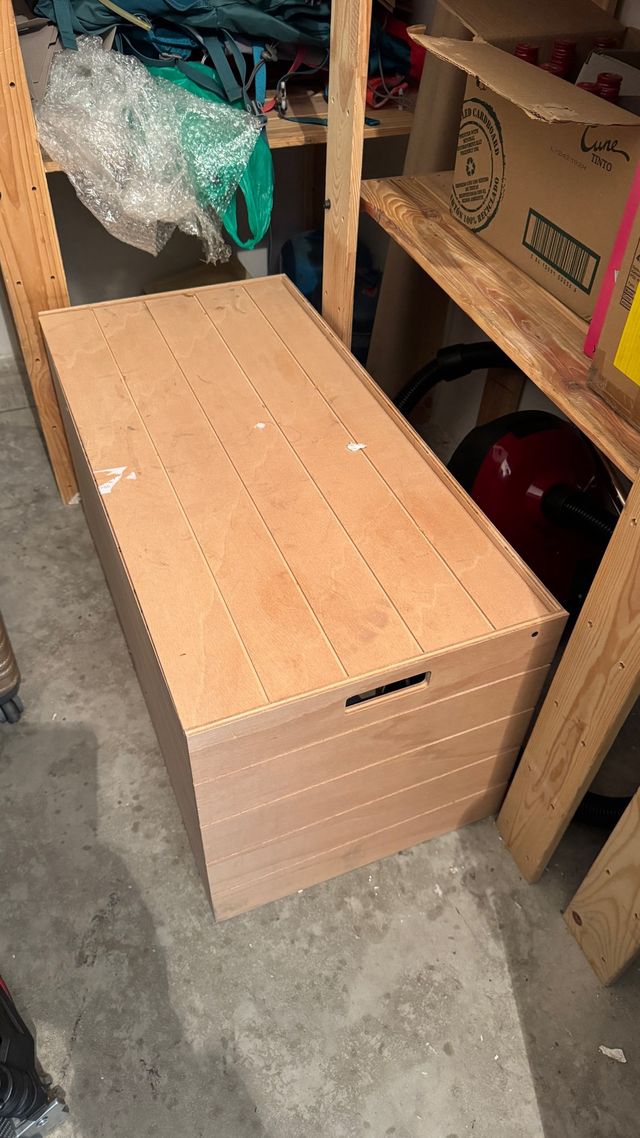 Baúl de almacenaje de madera con tapa