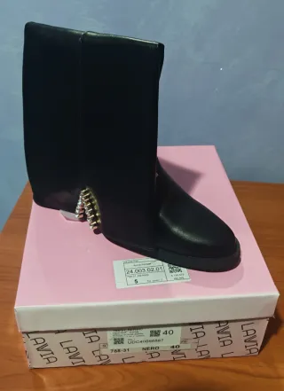 Stivali neri Lavia con dettagli strass