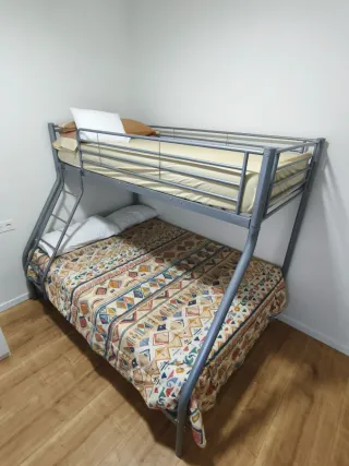 Litera 130+90 con colchones casi a estrenar