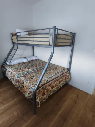 Litera 130+90 con colchones casi a estrenar