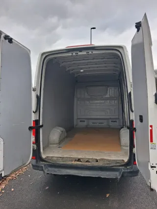 Se alquila furgoneta para portes/mudanzas.