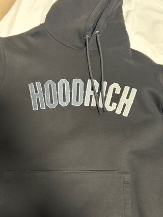 Sudadera con capucha Hoodrich Negra y letras en gt