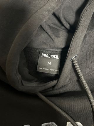 Sudadera con capucha Hoodrich Negra y letras en gt