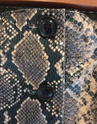 Falda mini Zara estampado serpiente mujer