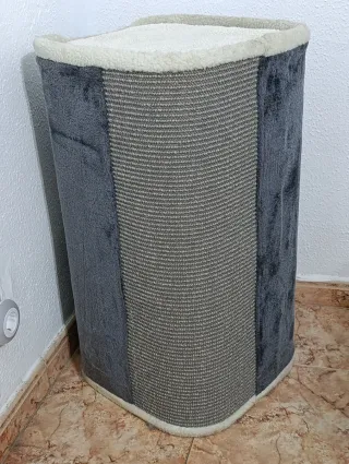 Rascador Pawhut con Cama y 3 niveles con huecos